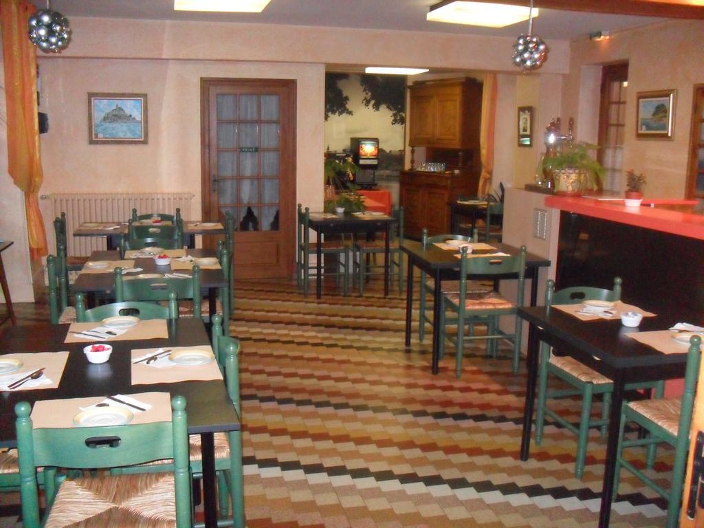 Hotel De L'Agriculture Decize Kültér fotó