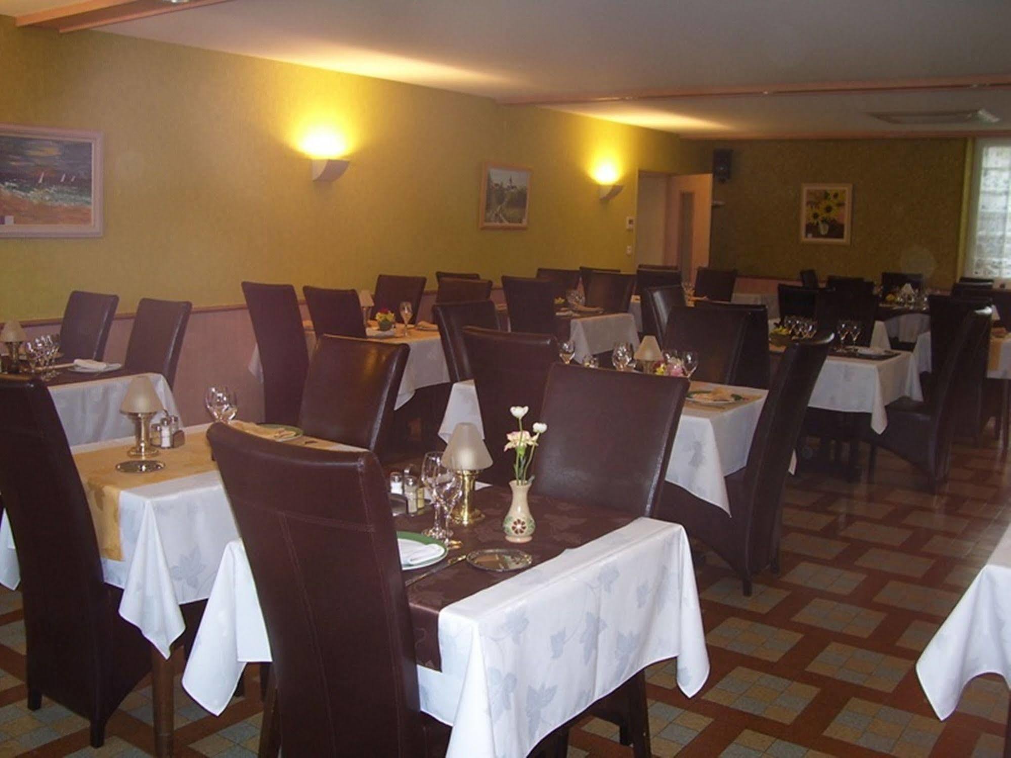 Hotel De L'Agriculture Decize Kültér fotó