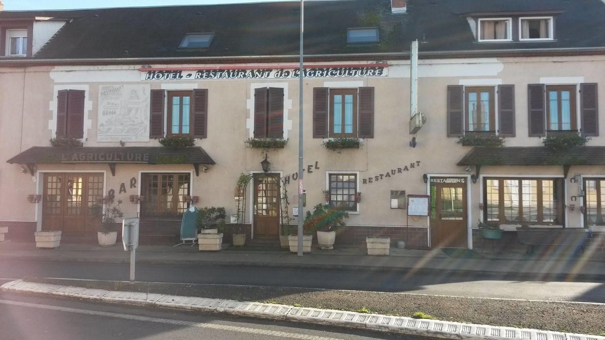 Hotel De L'Agriculture Decize Kültér fotó